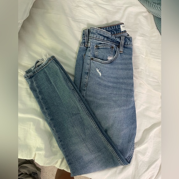 Abercrombie & Fitch Skinny High Rise Jeans - Picture 4 of 5